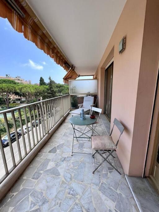 Le Pinede - Apt 4 Prs- Parking - Clim - 500M Plages Antibes Exterior photo