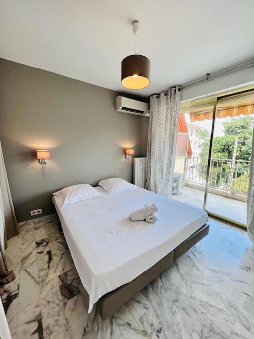 Le Pinede - Apt 4 Prs- Parking - Clim - 500M Plages Antibes Exterior photo