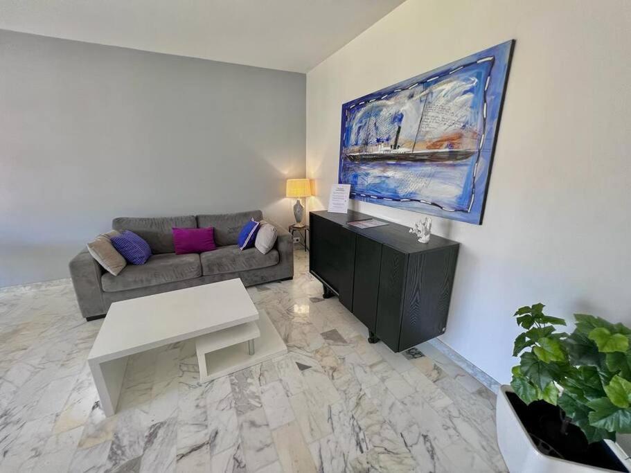 Le Pinede - Apt 4 Prs- Parking - Clim - 500M Plages Antibes Exterior photo